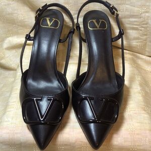 Valentine Garavani heels, black, size 9